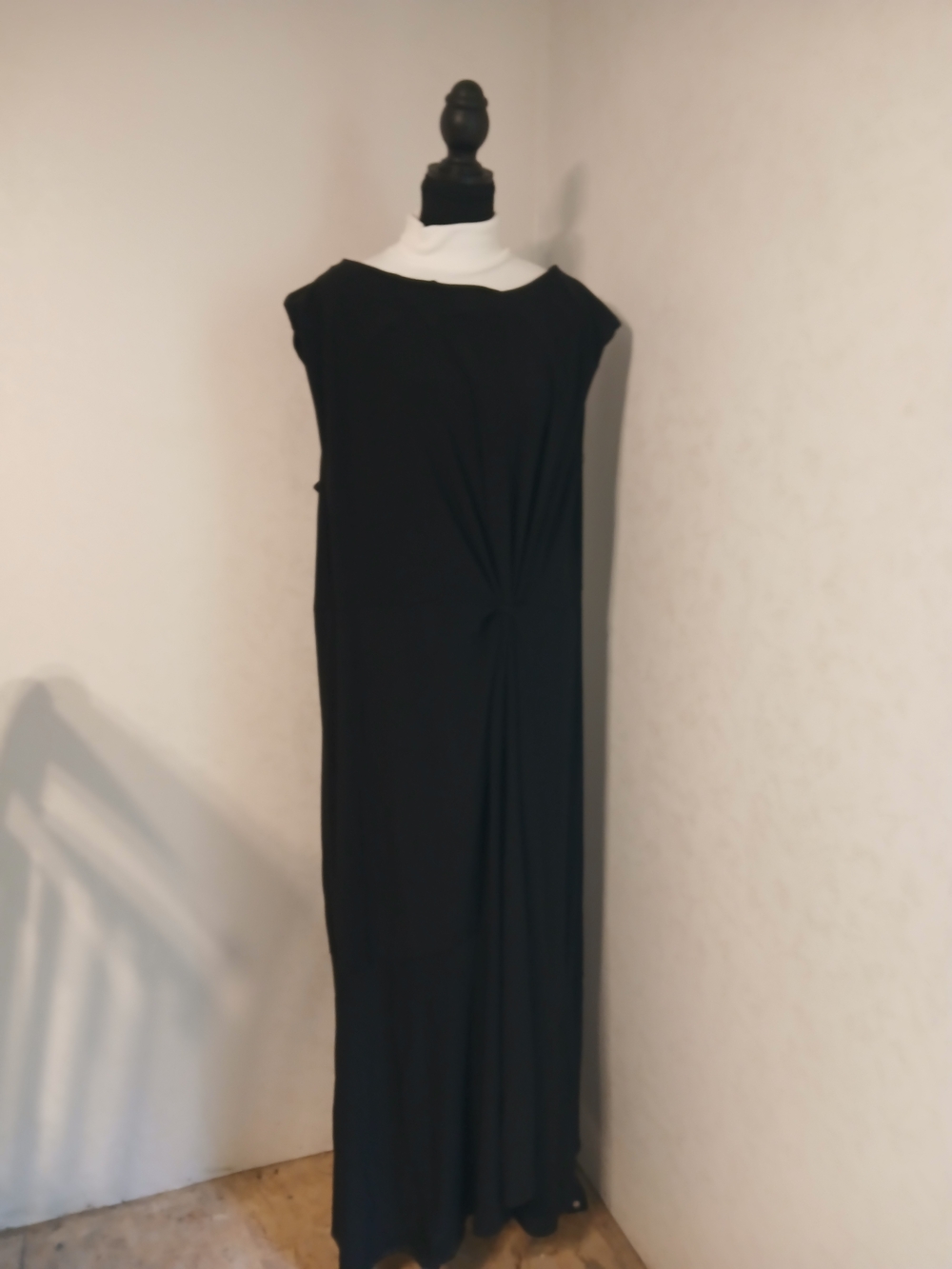 Lane Bryant Black Sleeveless Twist-Front Maxi Dress